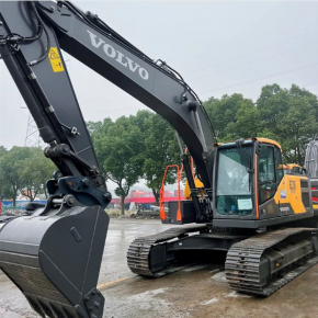 Excavator EC210