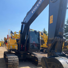 Excavator EC140